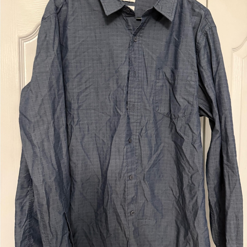 Haggar Fitted Long Sleeve Shirt in Blue with Subtle Dot Texture